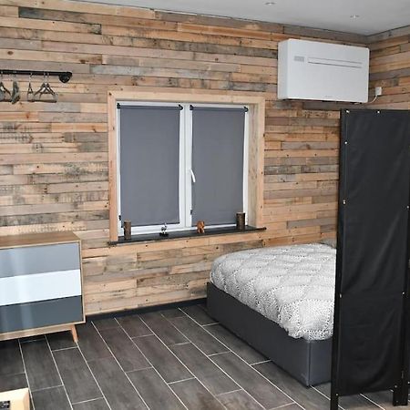 Logement In Wood Brugelette Esterno foto