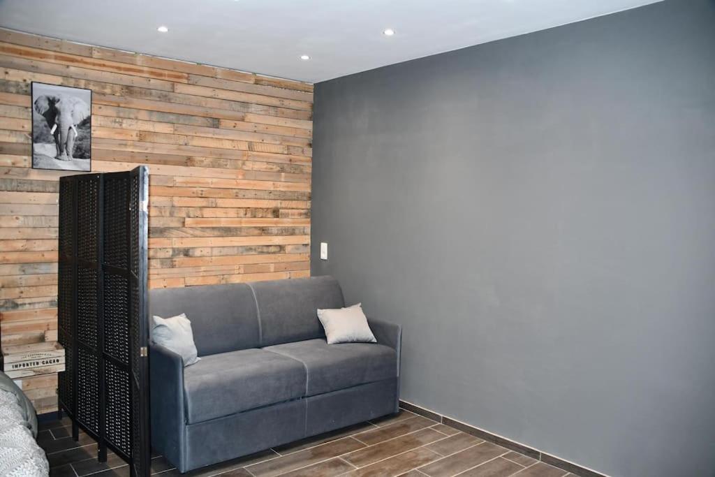 Logement In Wood Brugelette Esterno foto