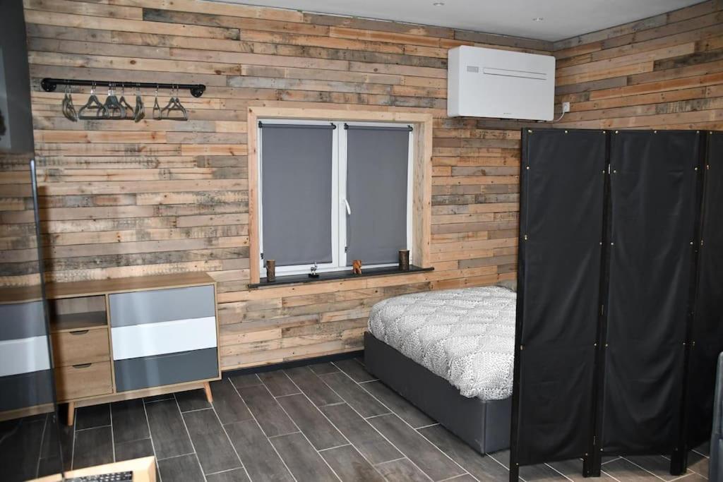 Logement In Wood Brugelette Esterno foto