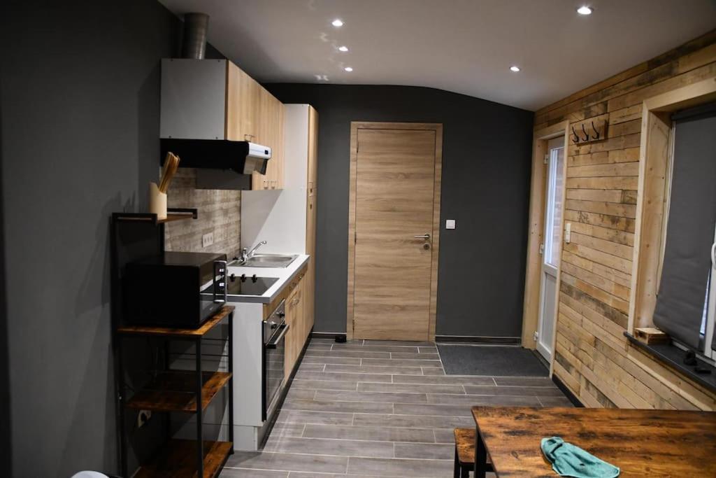 Logement In Wood Brugelette Esterno foto