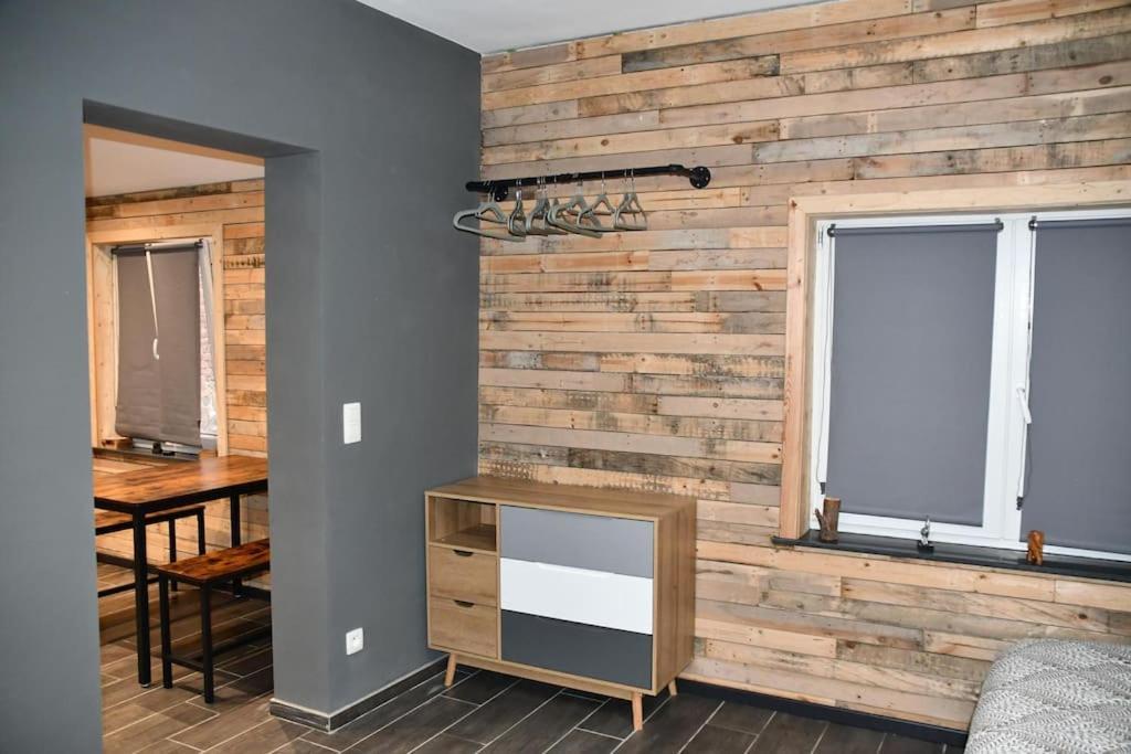 Logement In Wood Brugelette Esterno foto